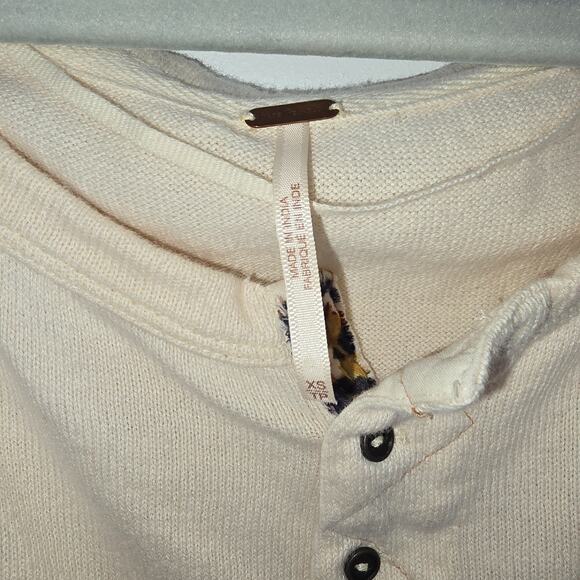 Free People Light Magic Henley Top Size XS Cream Combo Balloon Patchwork Sleeves - Picture 7 of 8